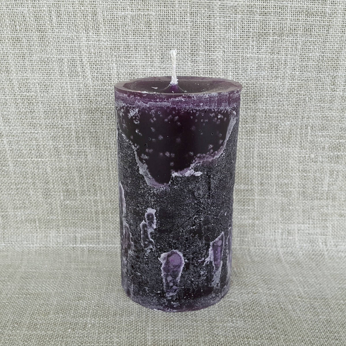 Kerze dunkel violett, Ø 5.7cm / Höhe 10cm