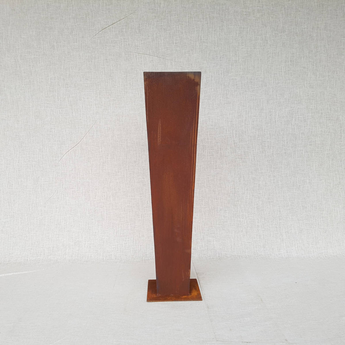 Colonne carrée, en fer rouillé, hauteur 80cm