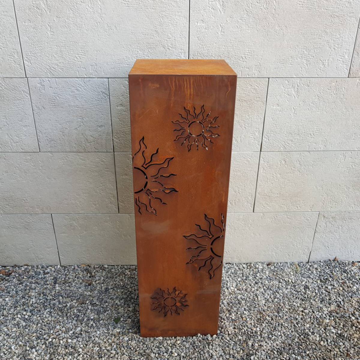 Colonne en fer rouillé, avec soleils, H.100 cm