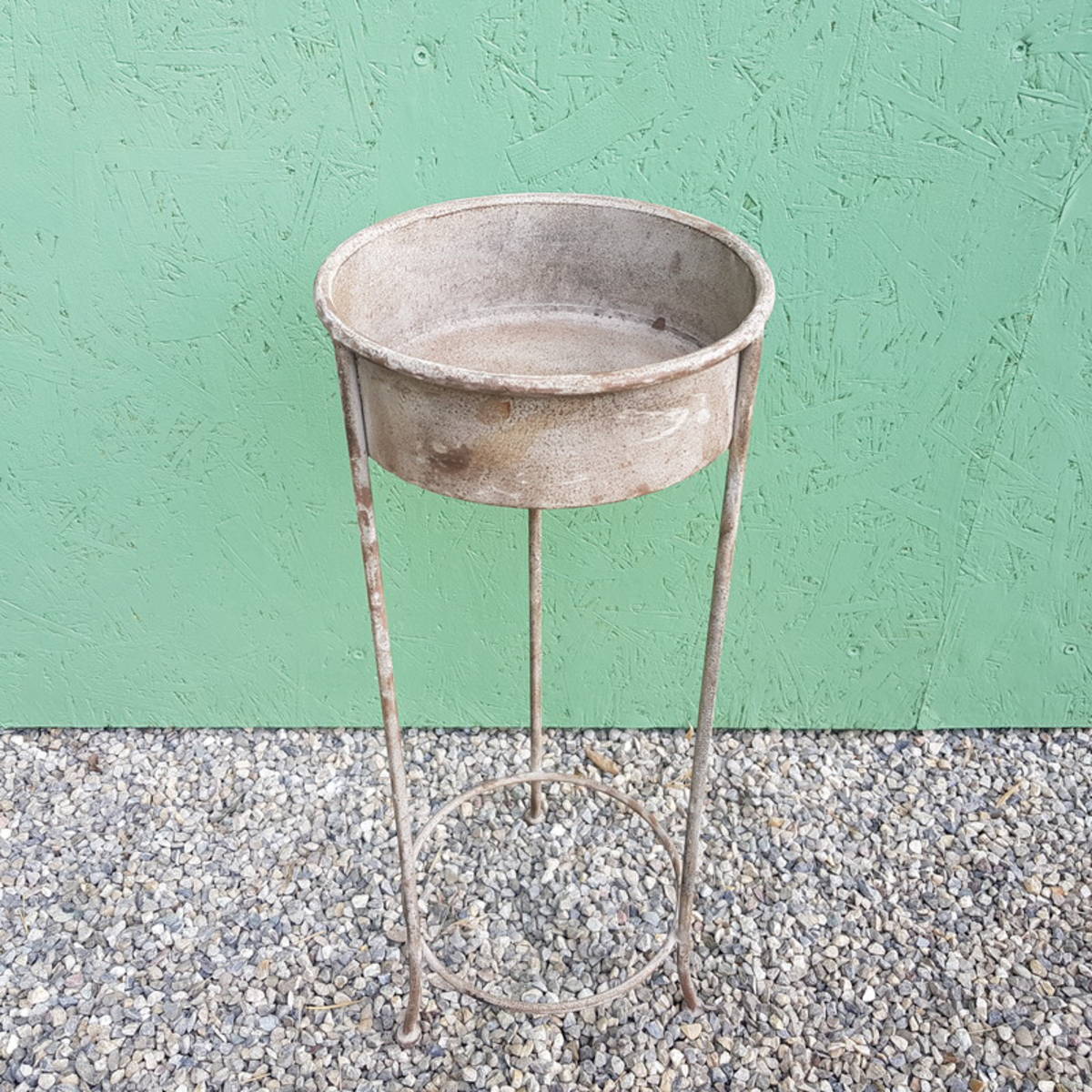 Conteneur sur pied, en métal, gris antique, H.65 cm