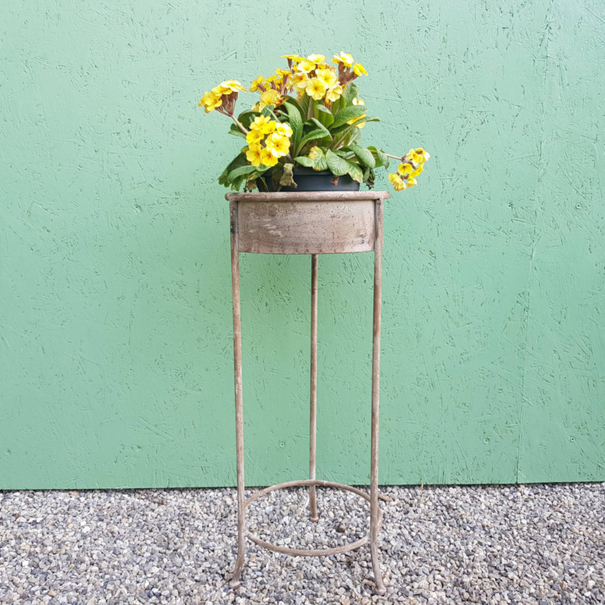 Conteneur sur pied, en métal, gris antique, H.75 cm