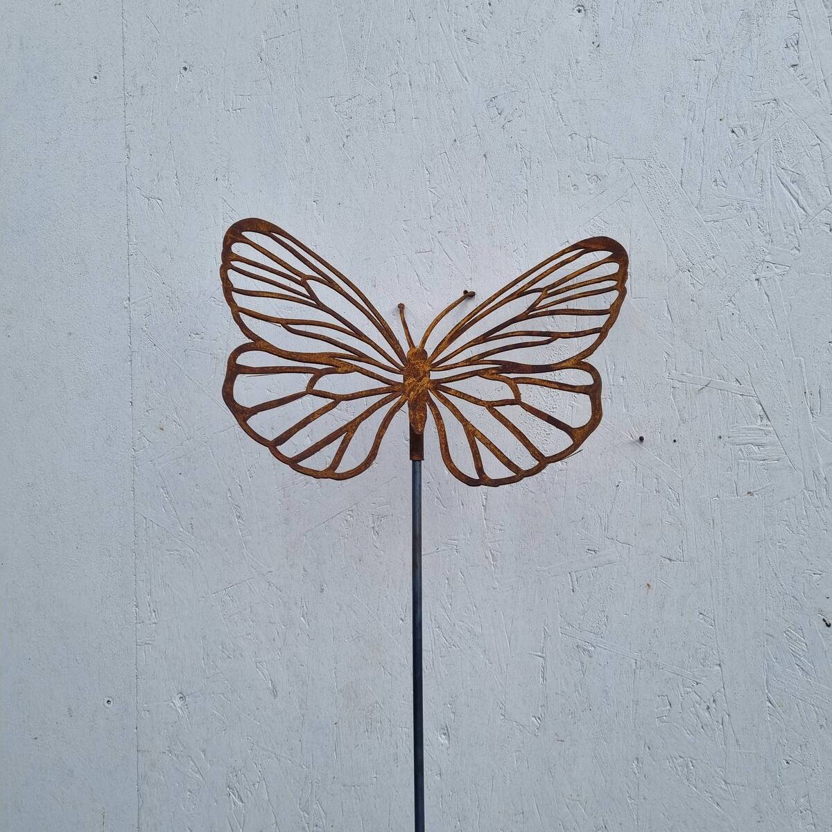 Schmetterling aus Rosteisen, auf Stab, 165 cm