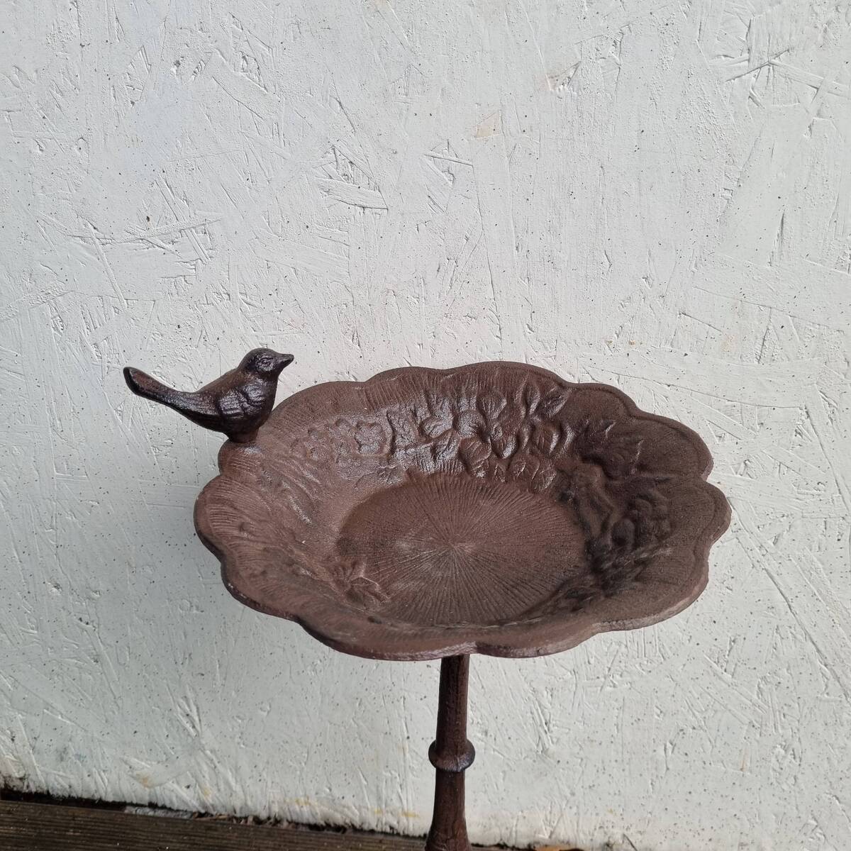 Abreuvoir pour oiseaux, en fonte, D.25 cm H. 42 cm