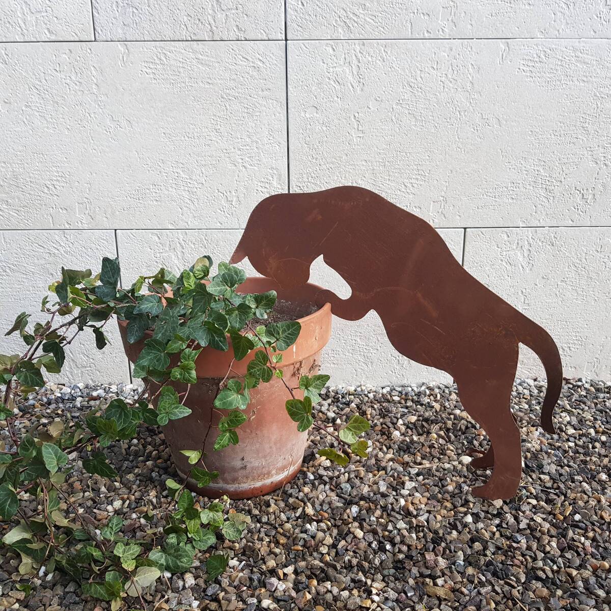 Chat à crocher sur un bord, en fer rouillé, H.28 cm 
