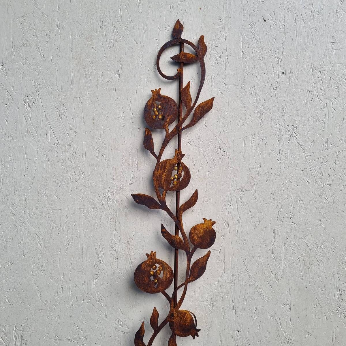 Liane de grenadier, sur tige, en fer rouillé, 165 cm