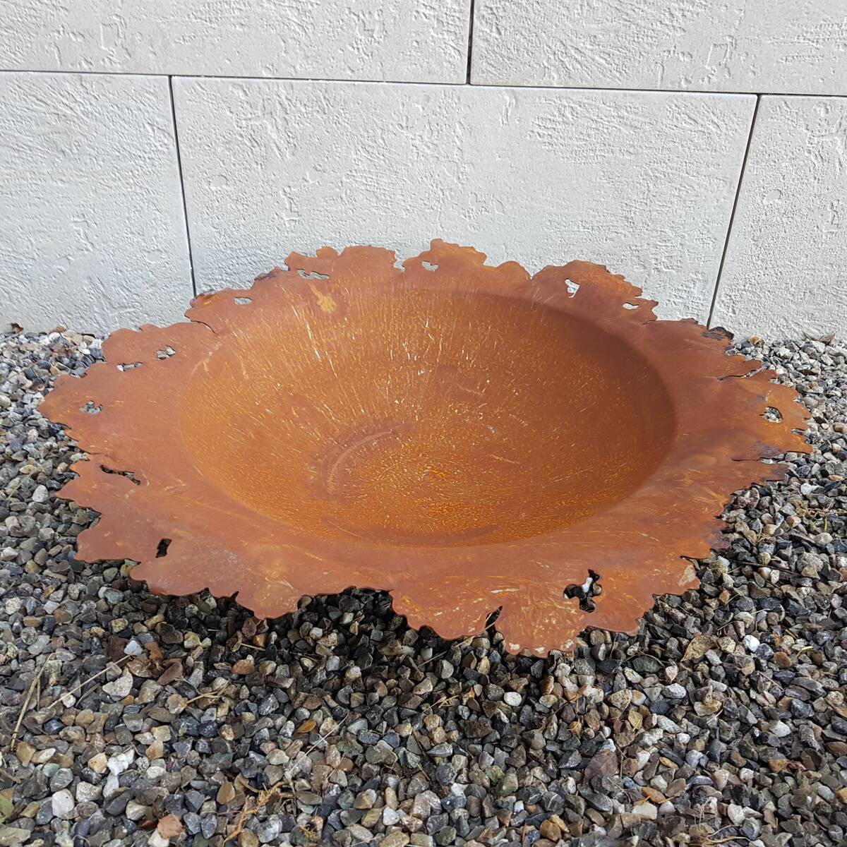 Coupe en fer rouillé, bord découpé, Ø 60 cm 