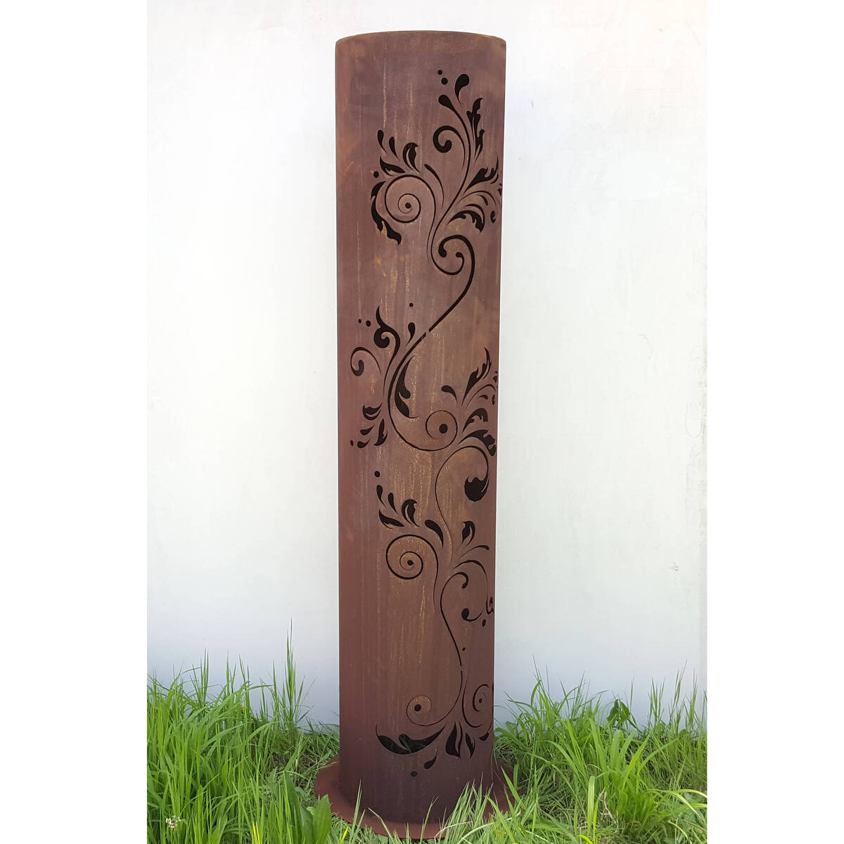 Colonne en fer rouillé, 140cm, finement découpée