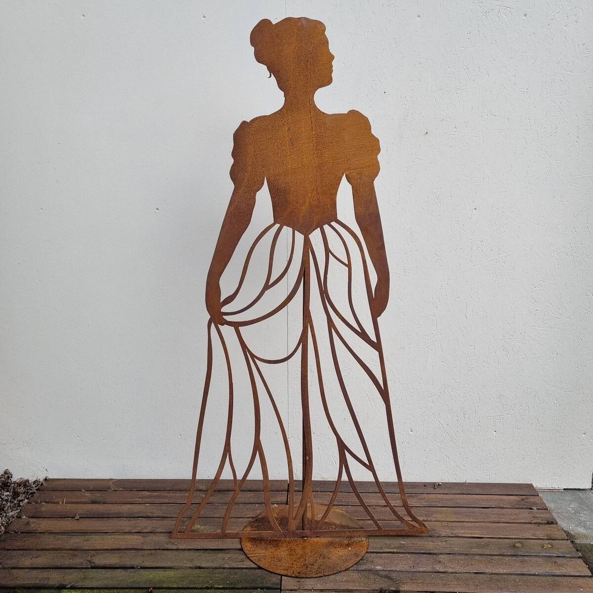Dame en fer rouillé. à poser, 172 cm 