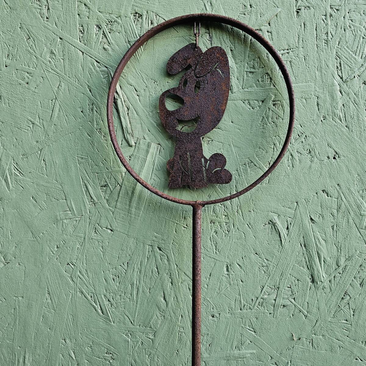 Chien sur tige, en fer rouillé, 159 cm 