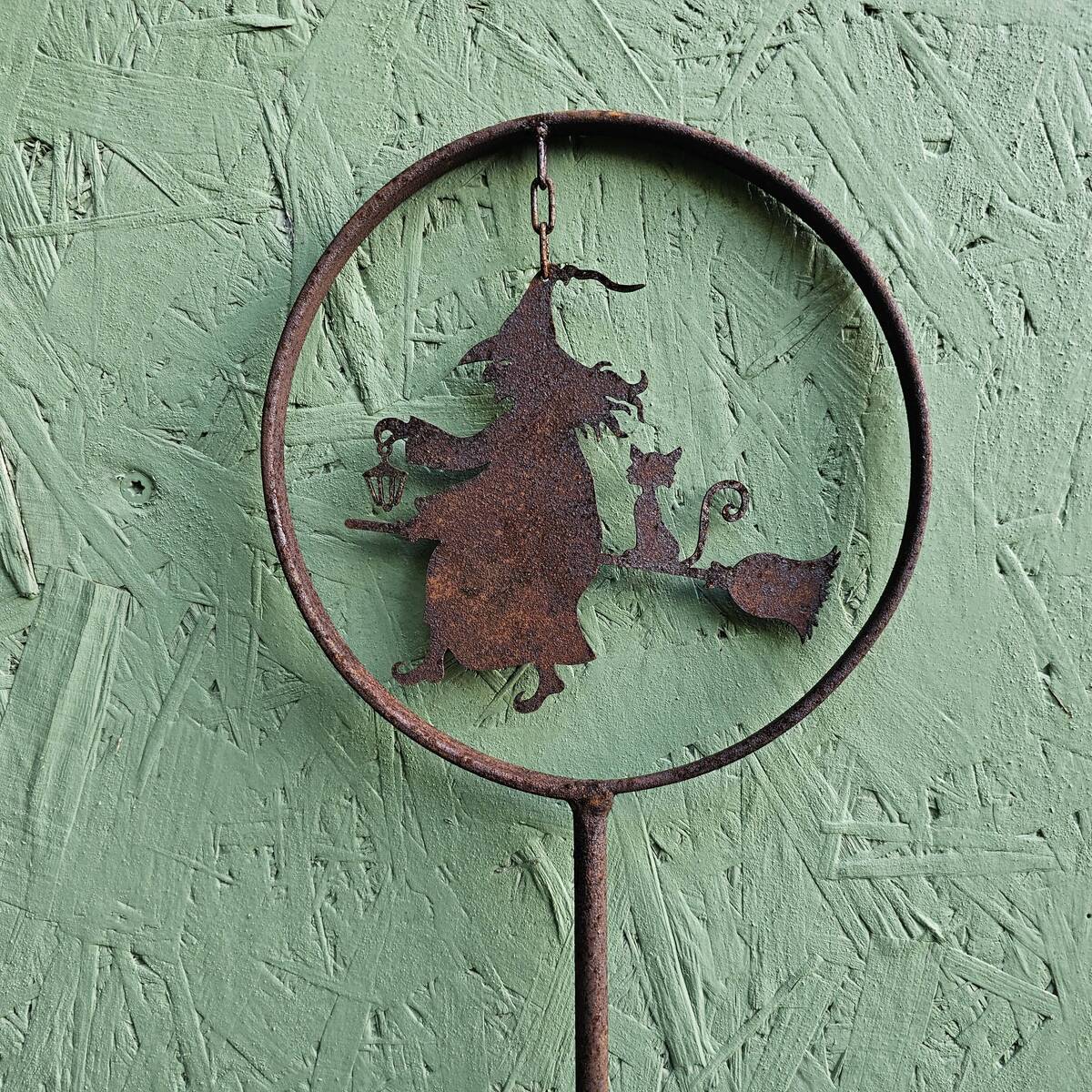 Sorcière sur tige, en fer rouillé, 159 cm 