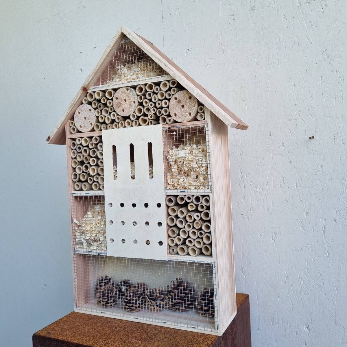 Maison d'insectes en bois, 57 cm 