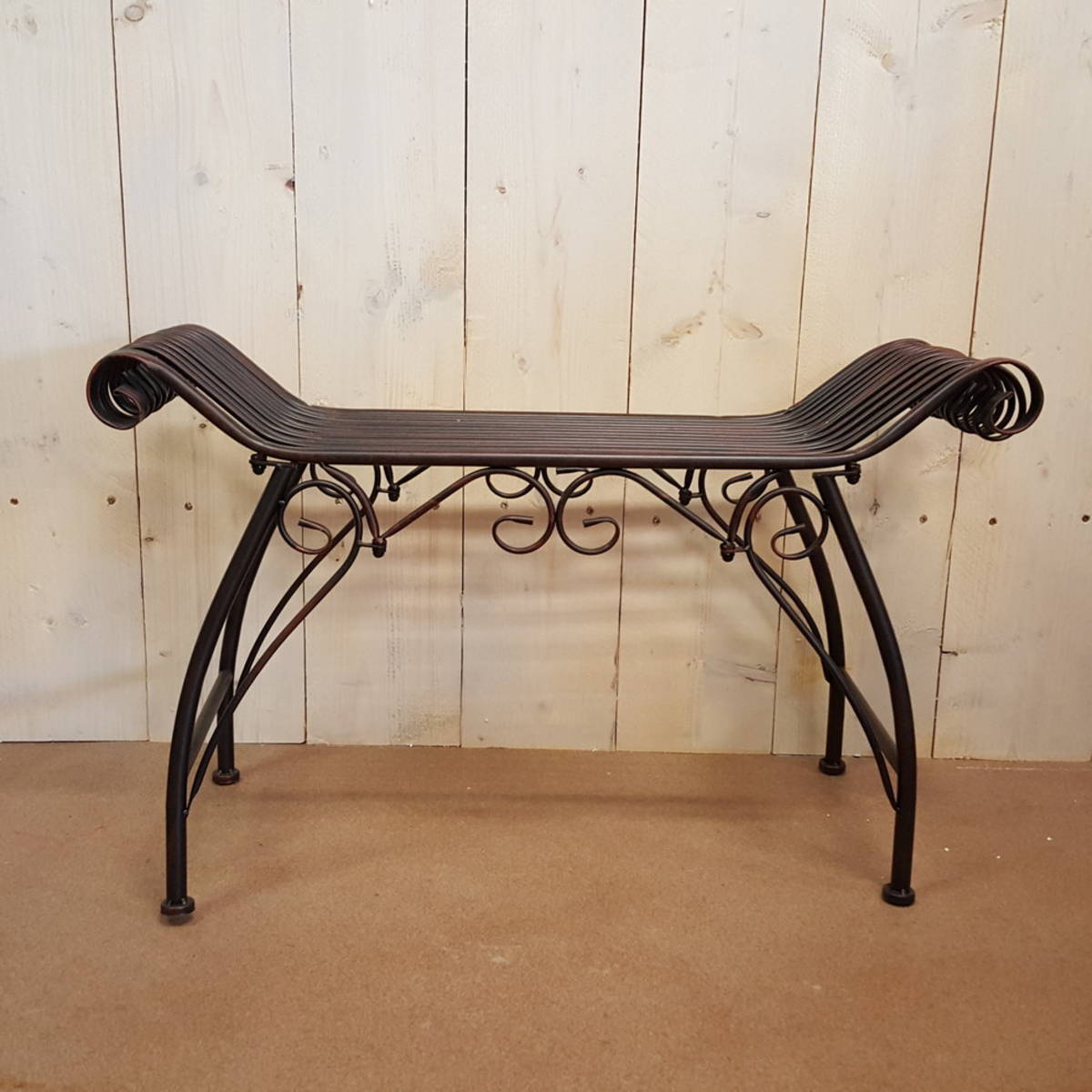 Sitzbank aus Metall 