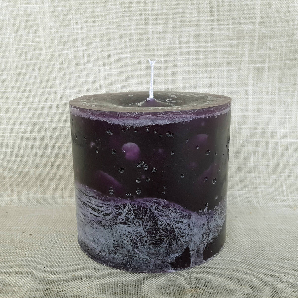 Kerze dunkel violett, Ø 10cm / Höhe 10cm