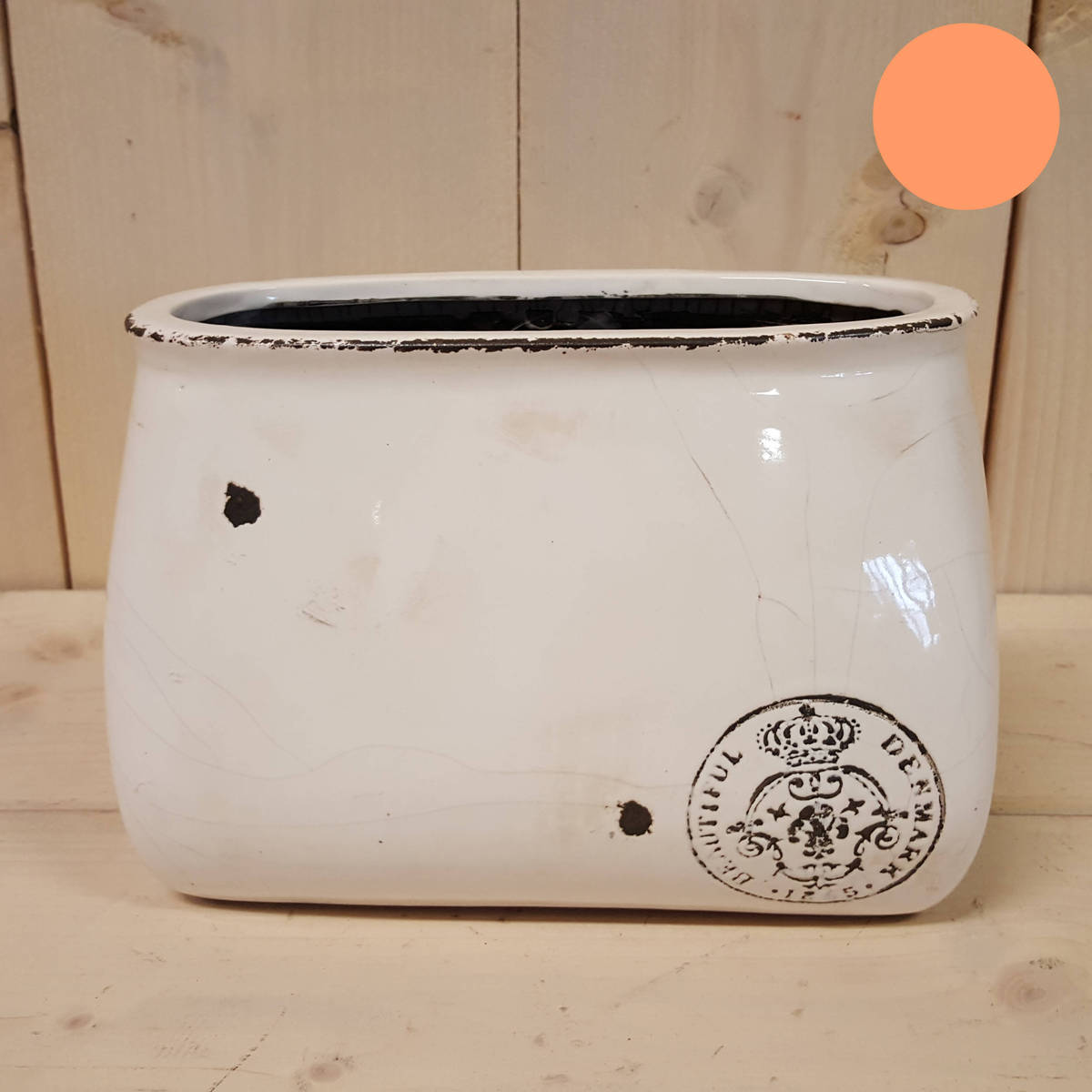 Vase moderne avec estampille   