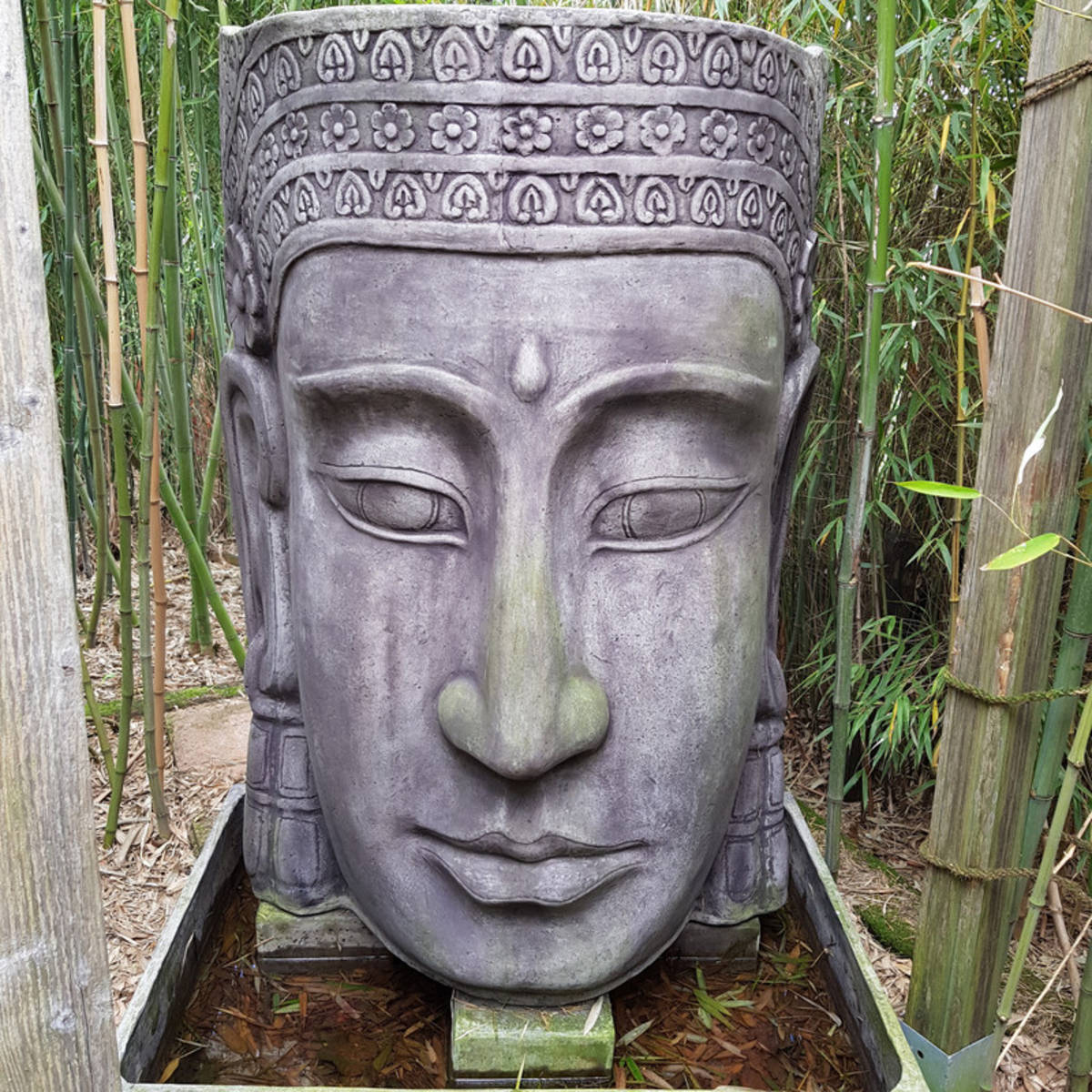 Bouddha en pierre agglomérée, magnifique, possibilité avec bac art. 91059  