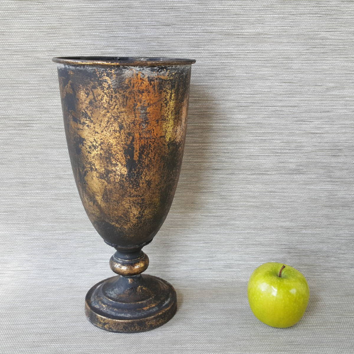 Dekokelch, gold bemalt