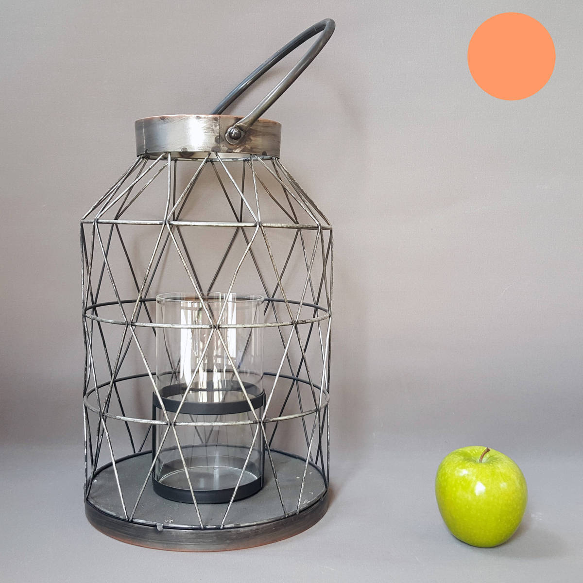 Laterne aus Metall mit Innenglas