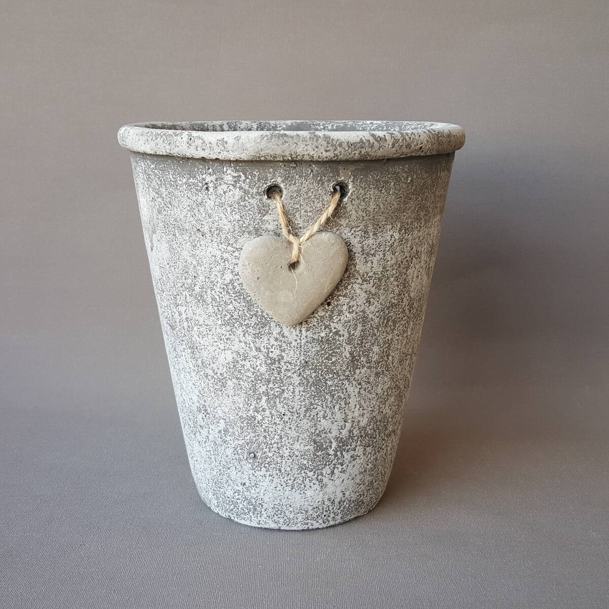Pot en ciment avec coeur 