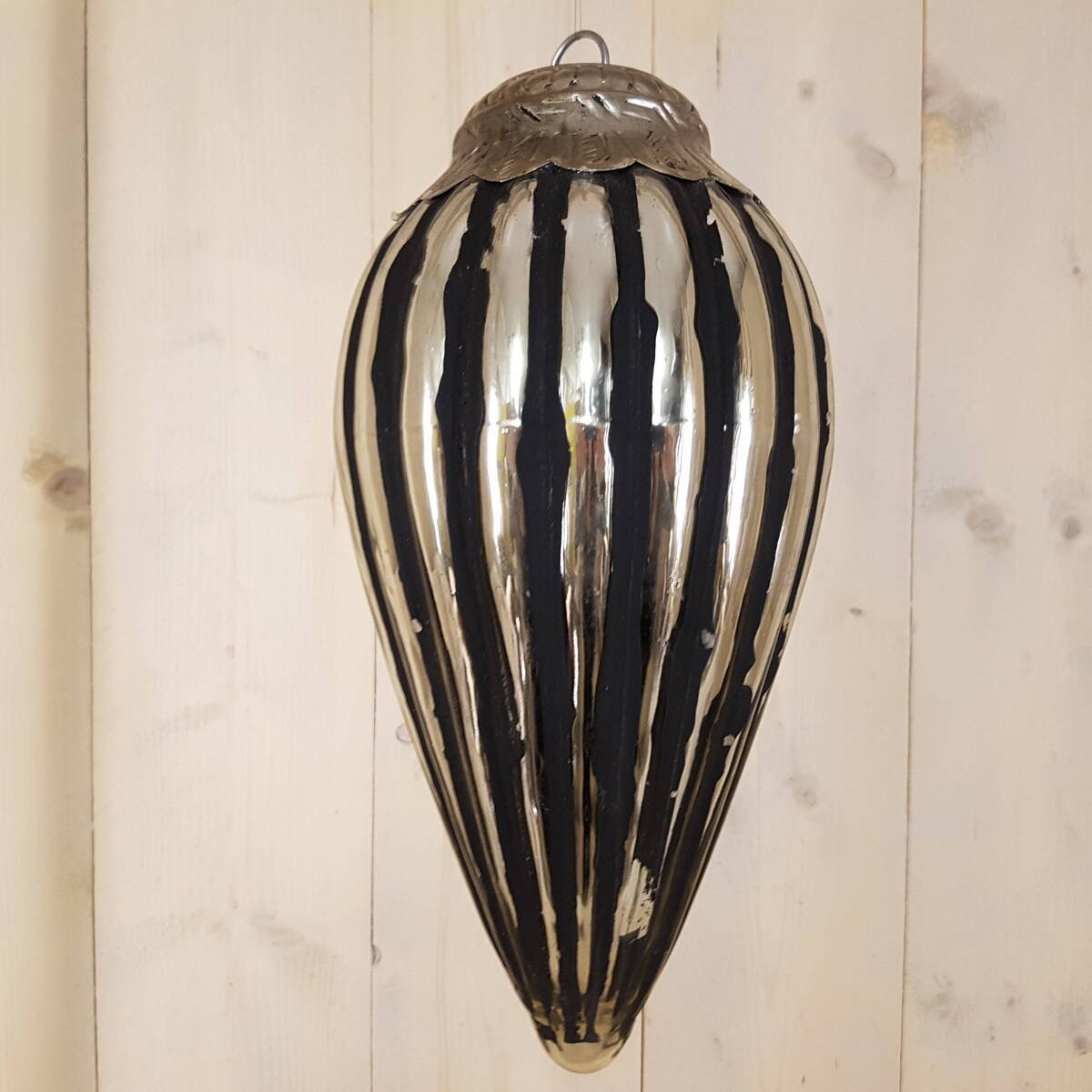 Pomme de pin, en verre 