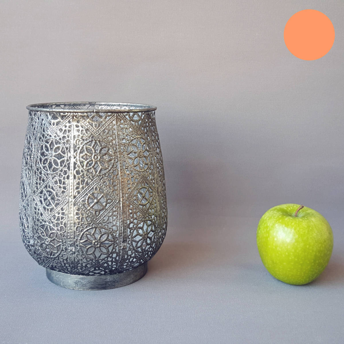 Photophore en métal, hauteur 18cm