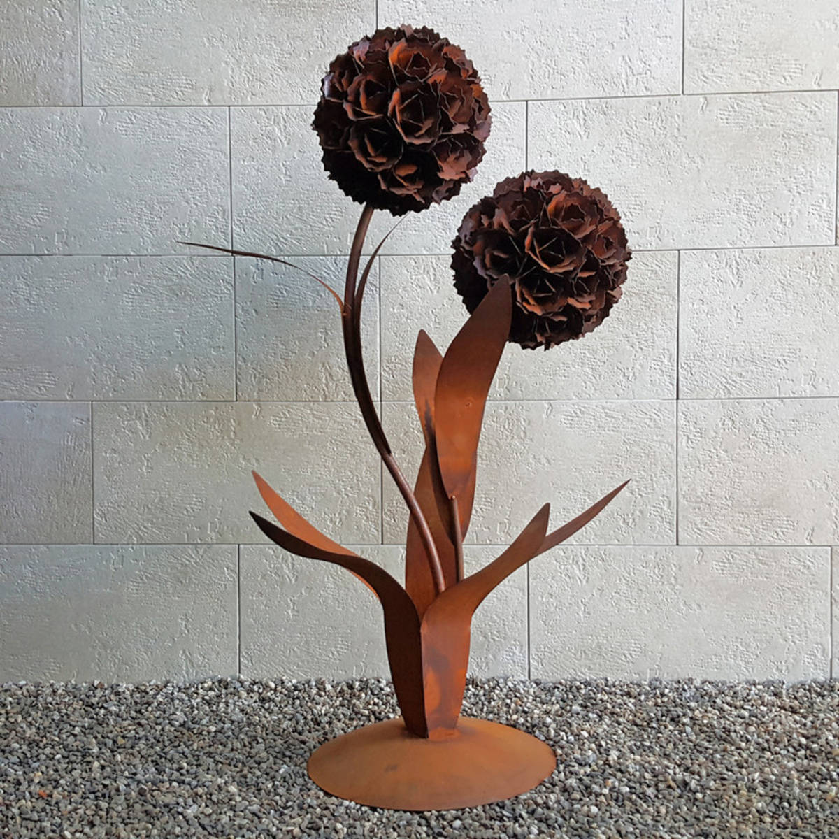 Magnifique fleur en fer rouillé, travail artisanal, avec 2 tiges florales 