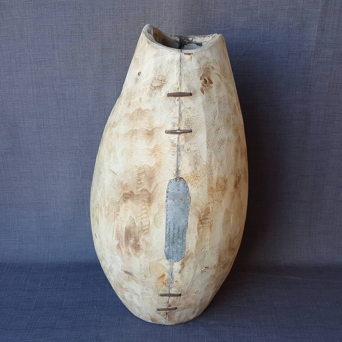 Handgefertigtes Holzgefäss mit Metalleinsätzen, jedes Stück ist anders