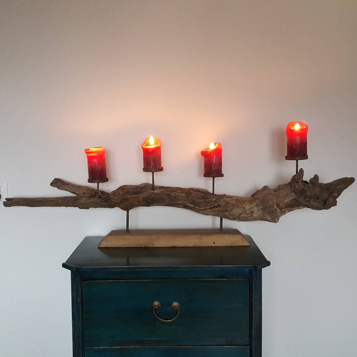 Kerzenhalter aus Kastanienholz, Länge 136cm