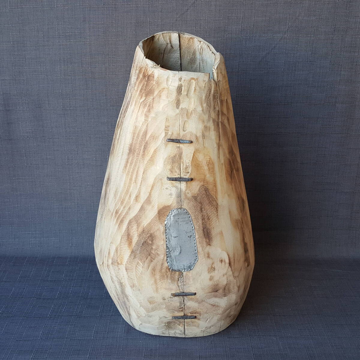 Handgefertigtes Holzgefäss mit Metalleinsätzen, jedes Stück ist anders