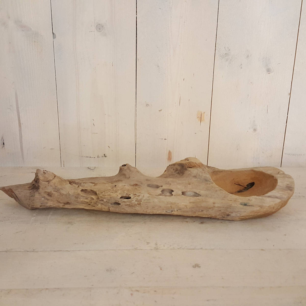 Plat en bois de teck, chaque pièce est unique 