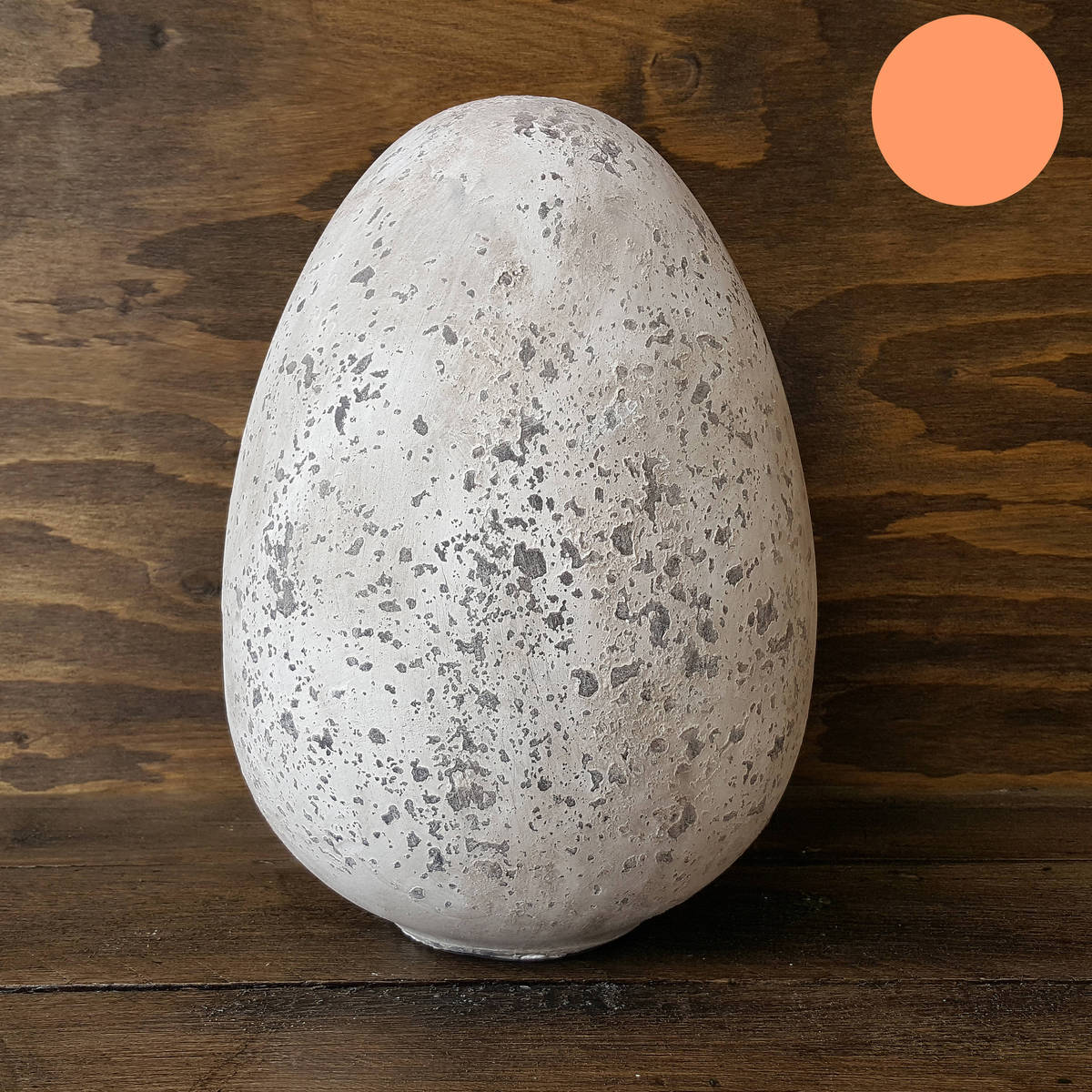 Oeuf en pierre, hauteur 25cm