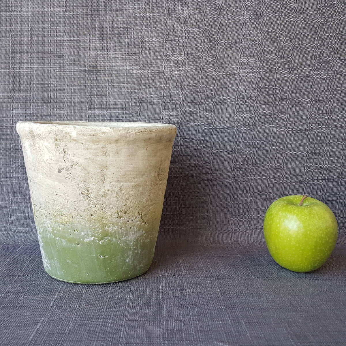 Übertopf aus Keramik, alt gemacht