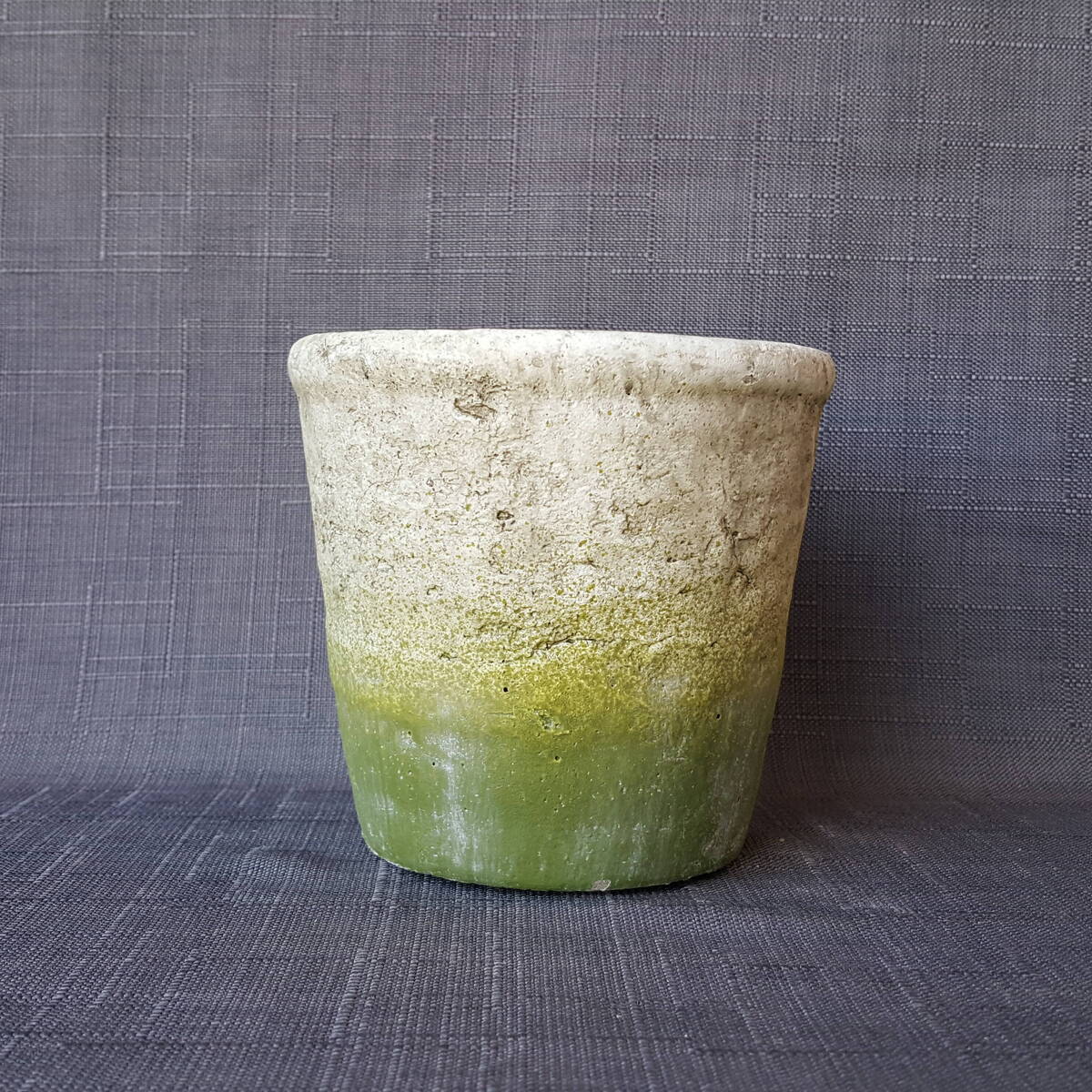 Übertopf aus Keramik, alt gemacht