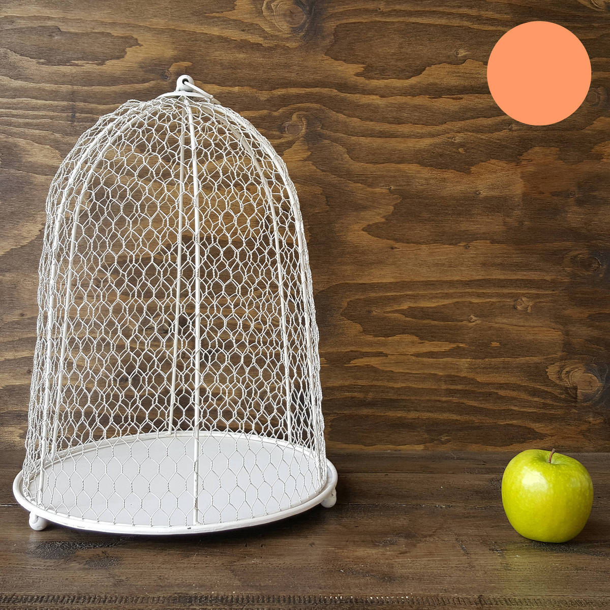 Cloche en treilli métallique  