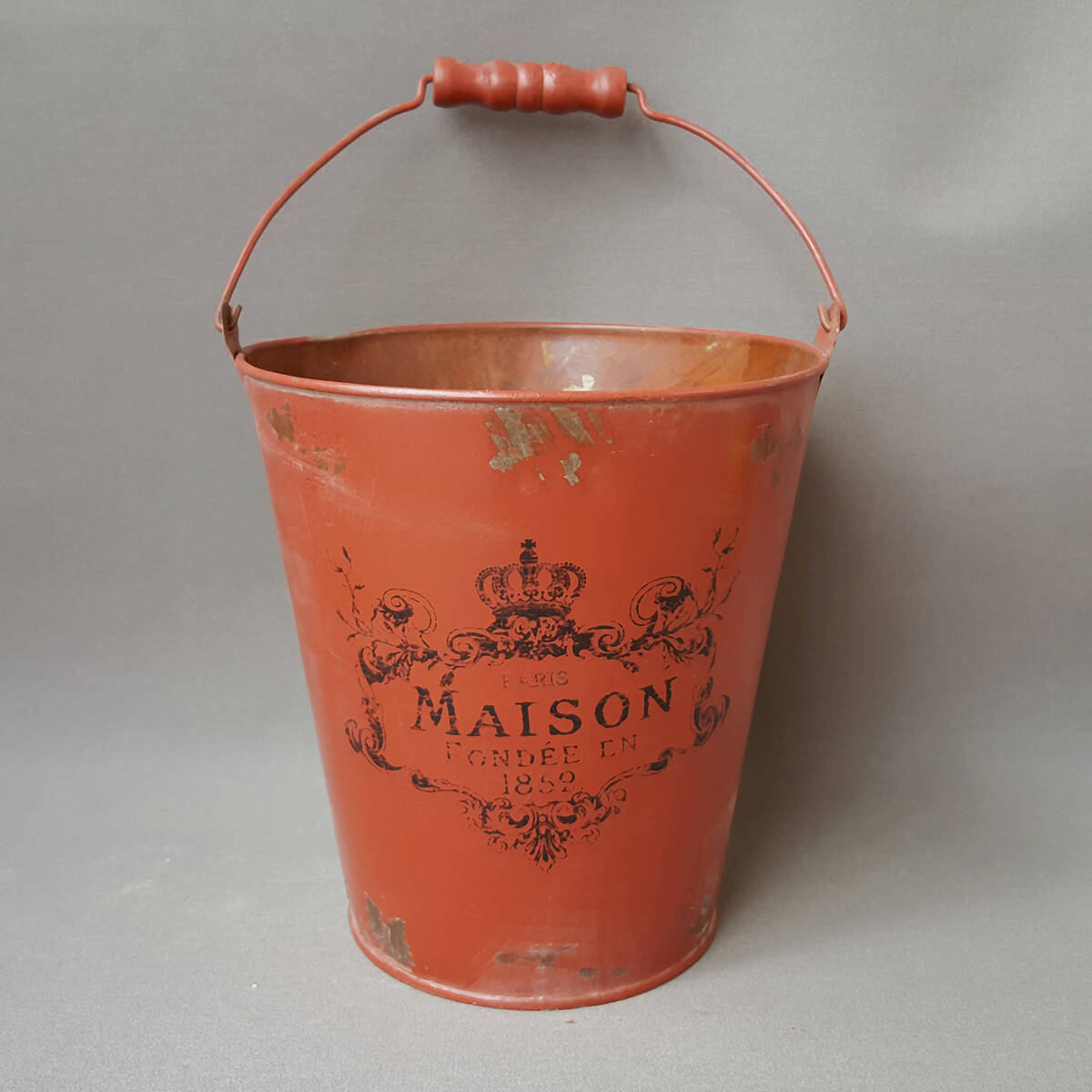 Kübel aus Metall mit Henkel, Stil alt