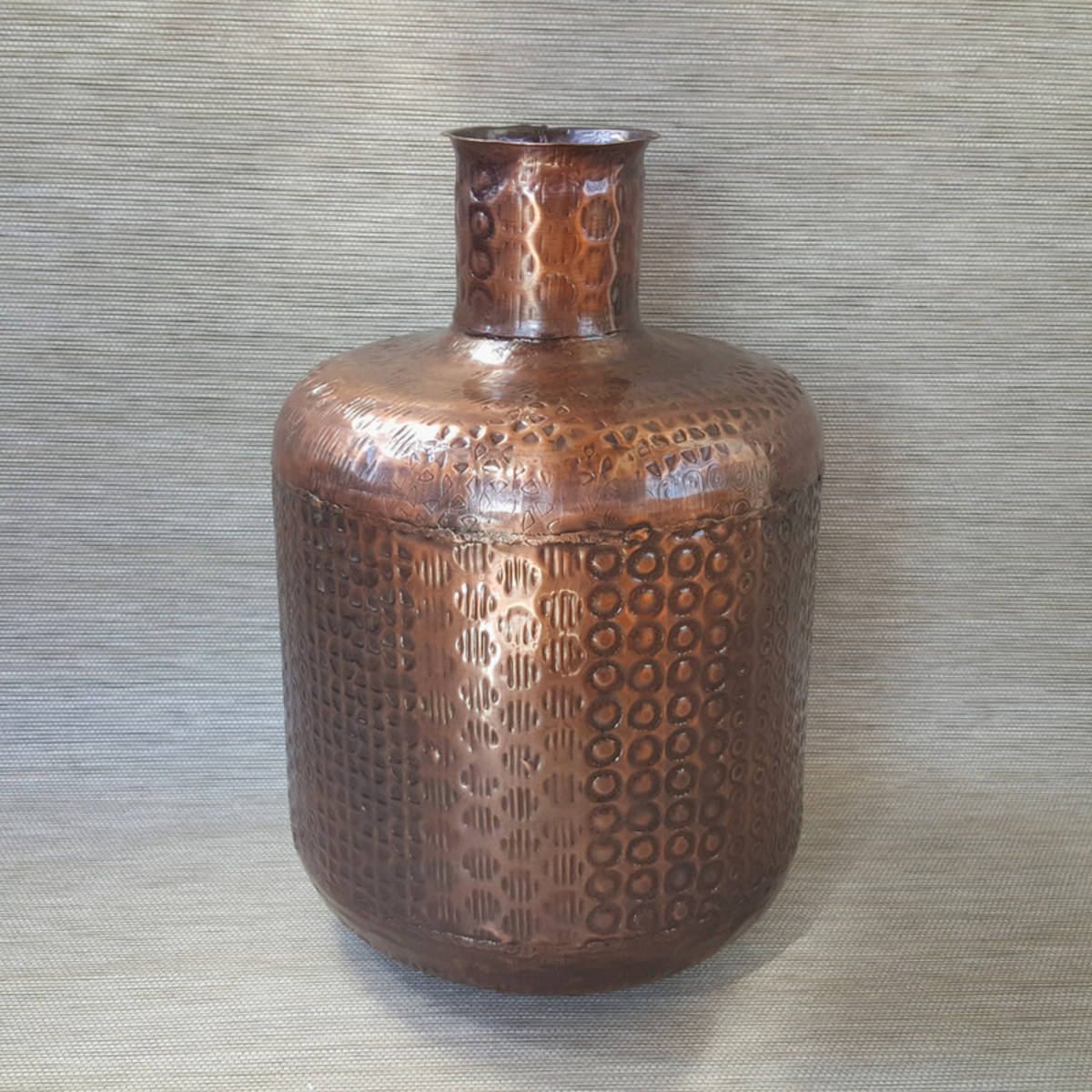 Vase en métal,colori cuivre vieilli, superbe  