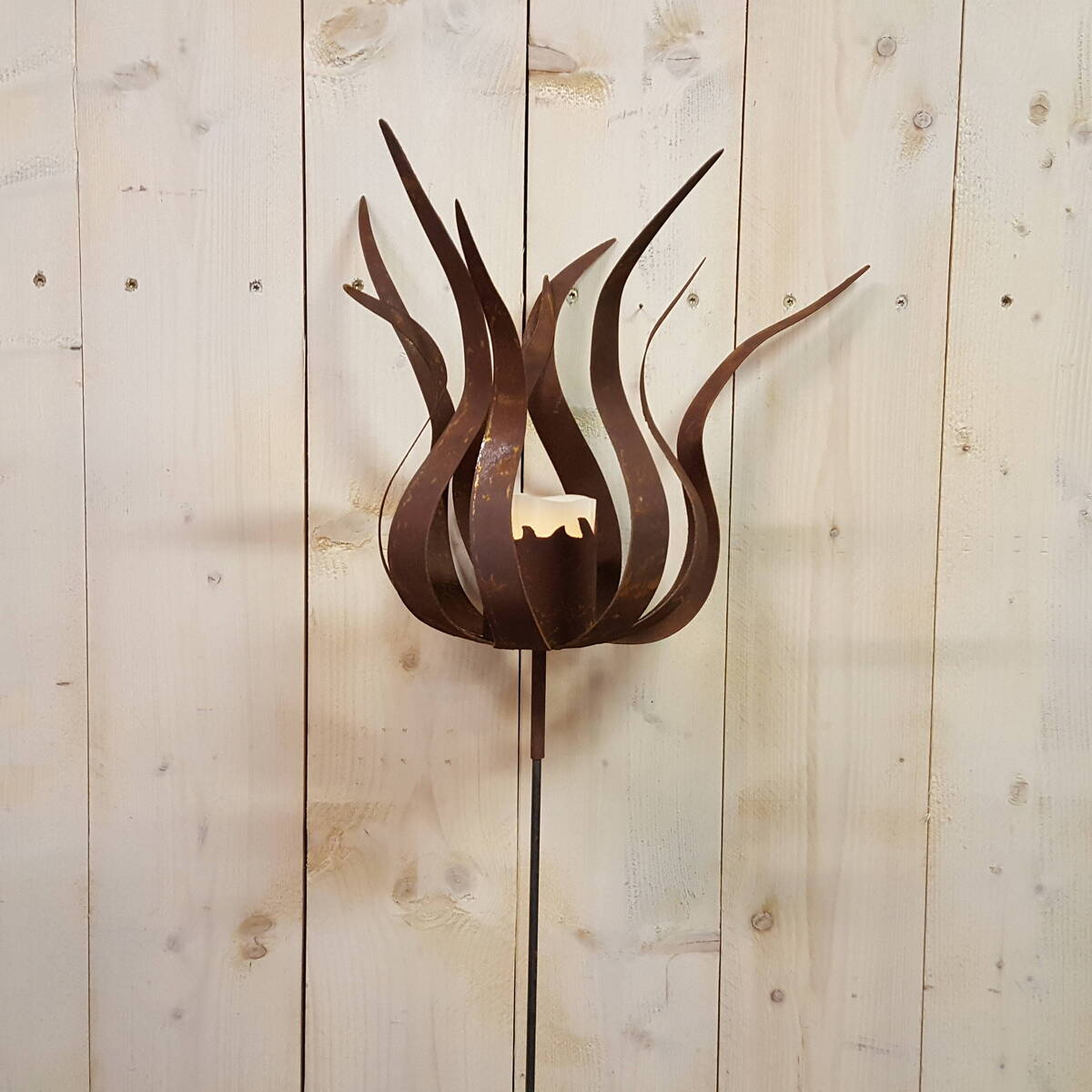 Fleur en métal rouillé, hauteur 165 cm 