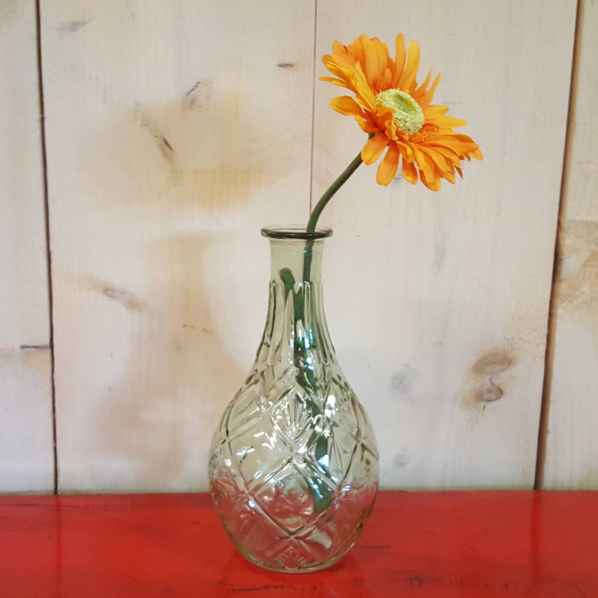 Vase en verre teinté, hauteur 23 cm 