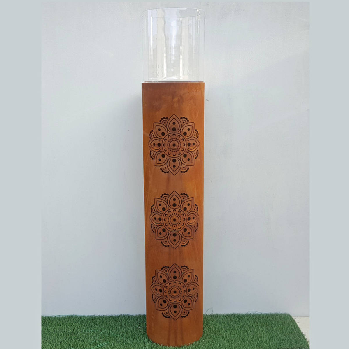 Colonne en fer rouillé, 118 cm, finement découpée avec verre 