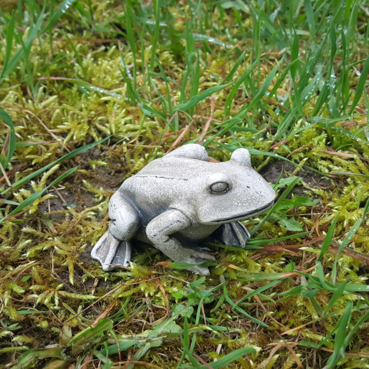 Frosch aus Kunstharz