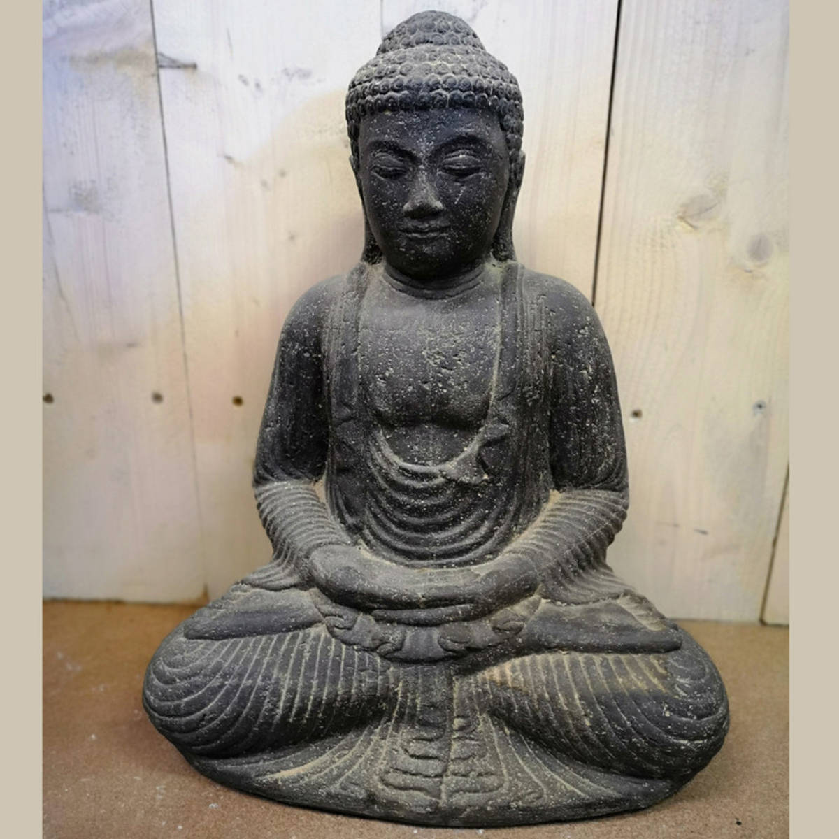 Bouddha assis en pierre agglomérée, 52 cm 