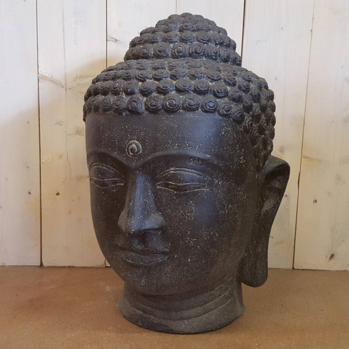 Tête de bouddha en pierre agglomérée, 75 cm 