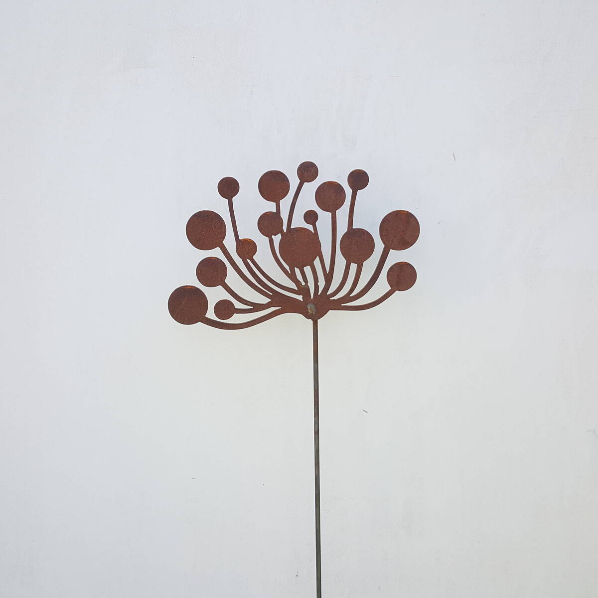 Blume aus Rostmetall, Höhe 120cm
