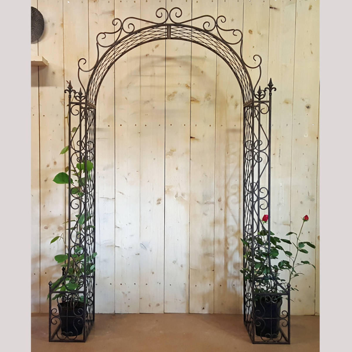 Rosenbogen aus Metall, aufwendig hergestellt