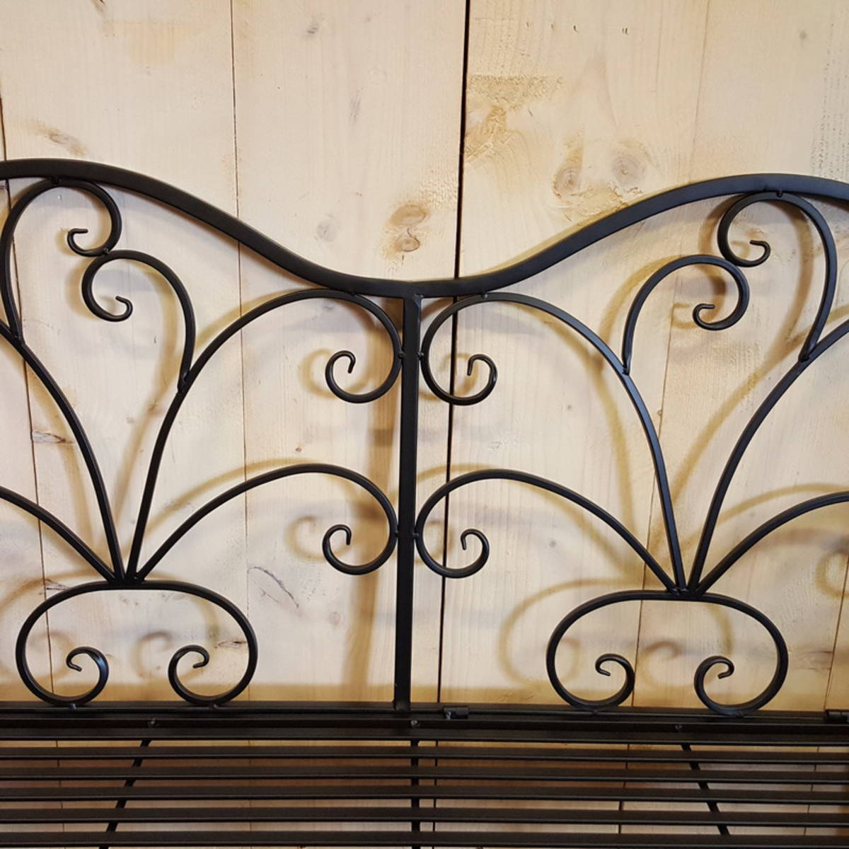 Superbe banc de jardin en métal  