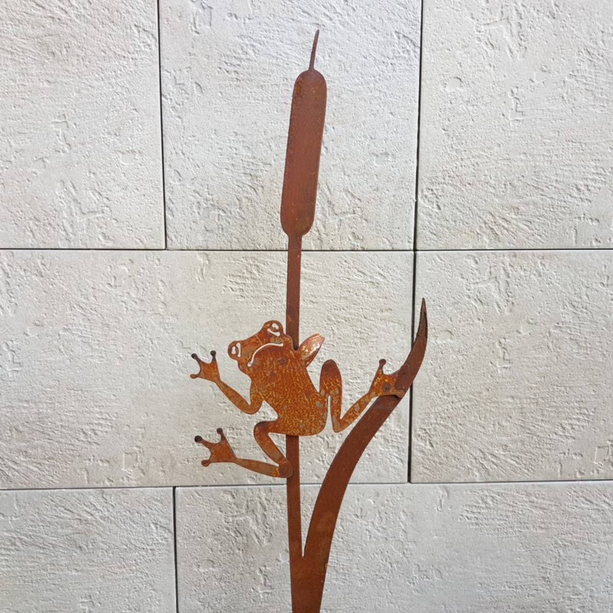 Frosch am Schilf aus Rosteisen, Höhe 90cm