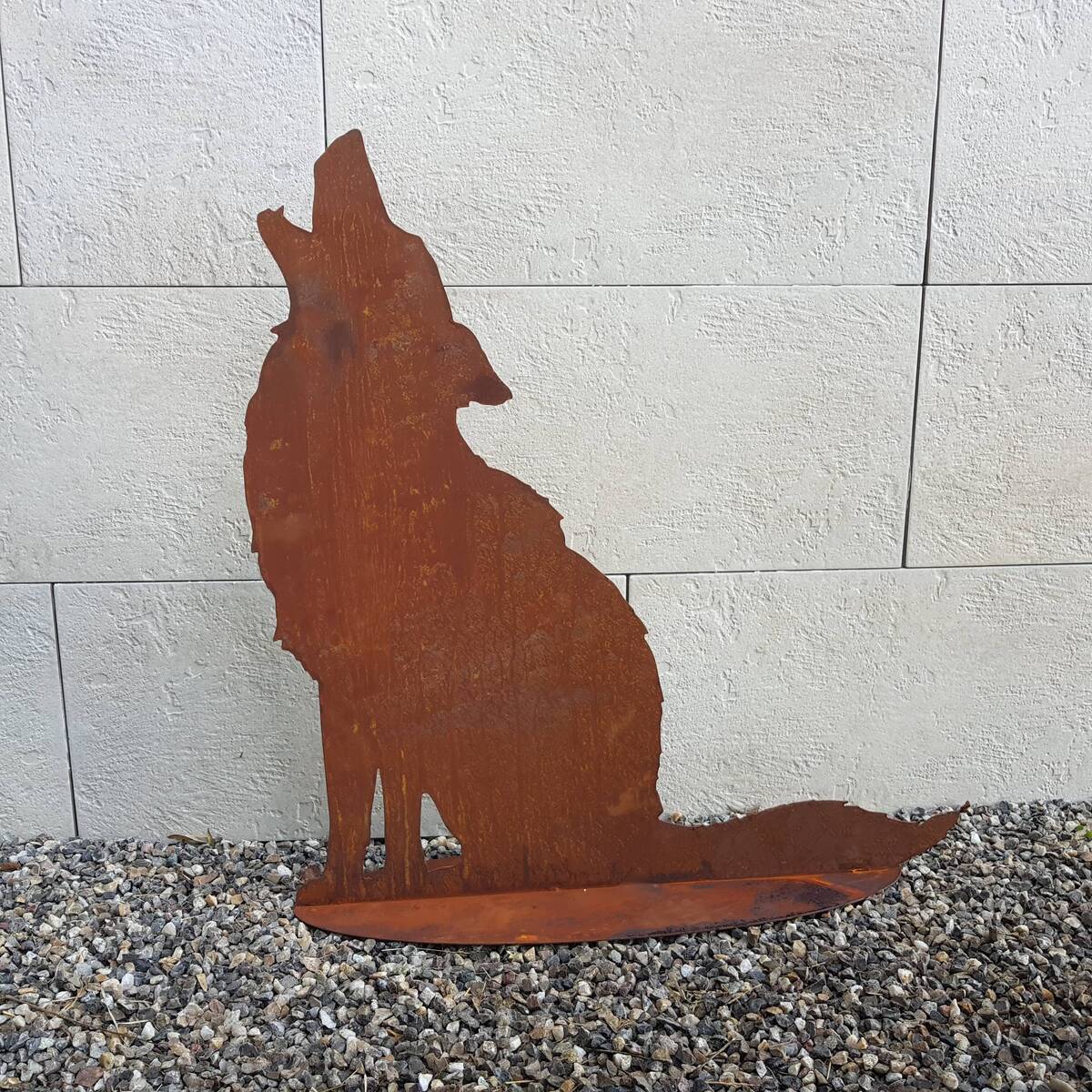 Loup en fer rouillé, H. 72 cm  