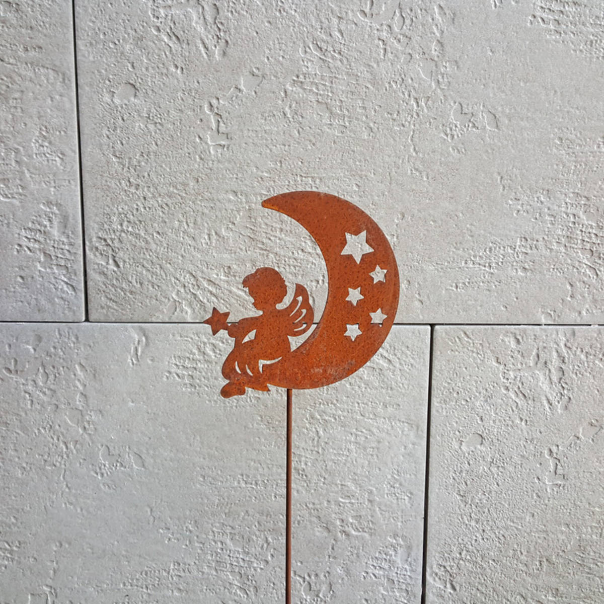 Engel auf Mond aus Rostmetall, Höhe 50cm