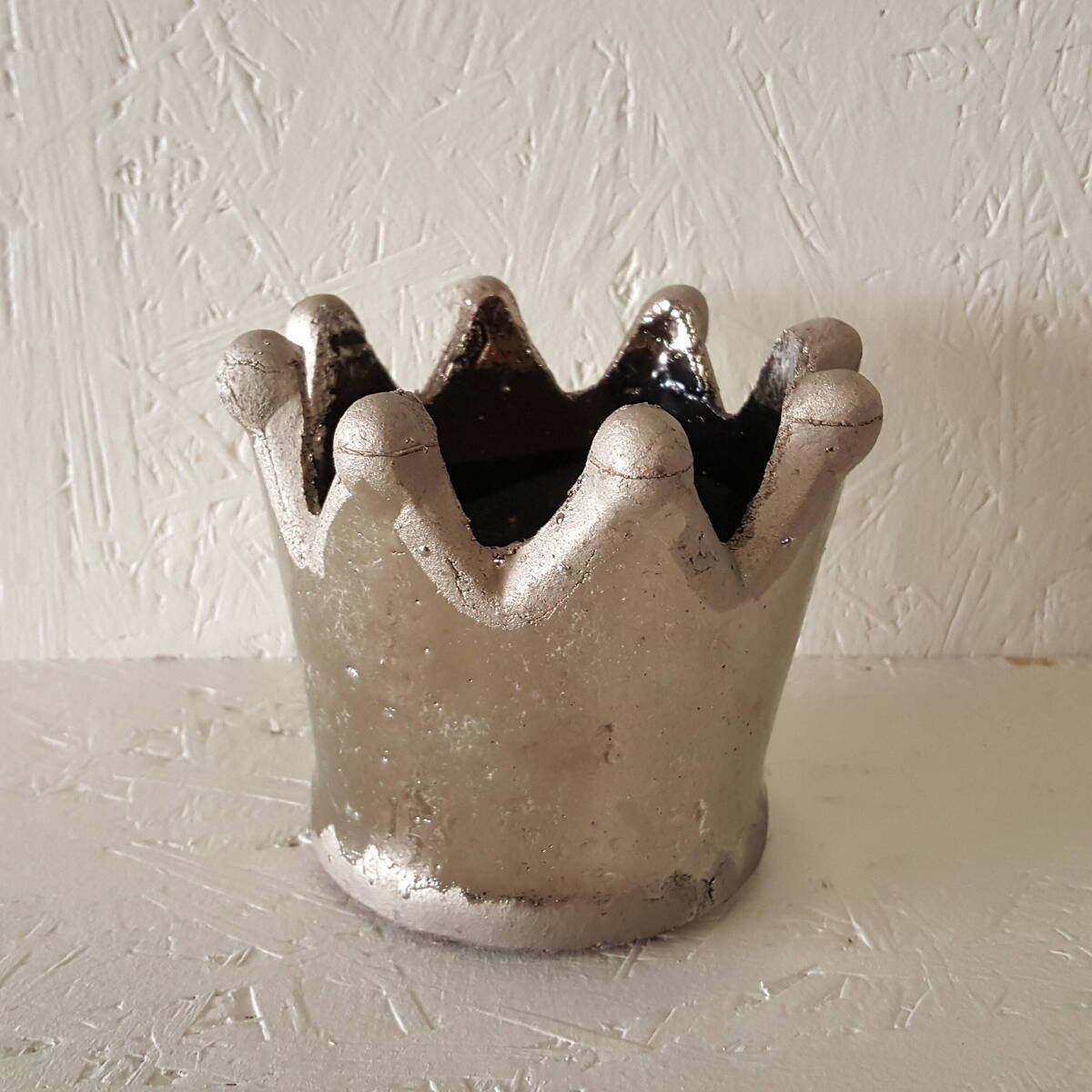 Pot en céramique, en forme de couronne, H. 11cm