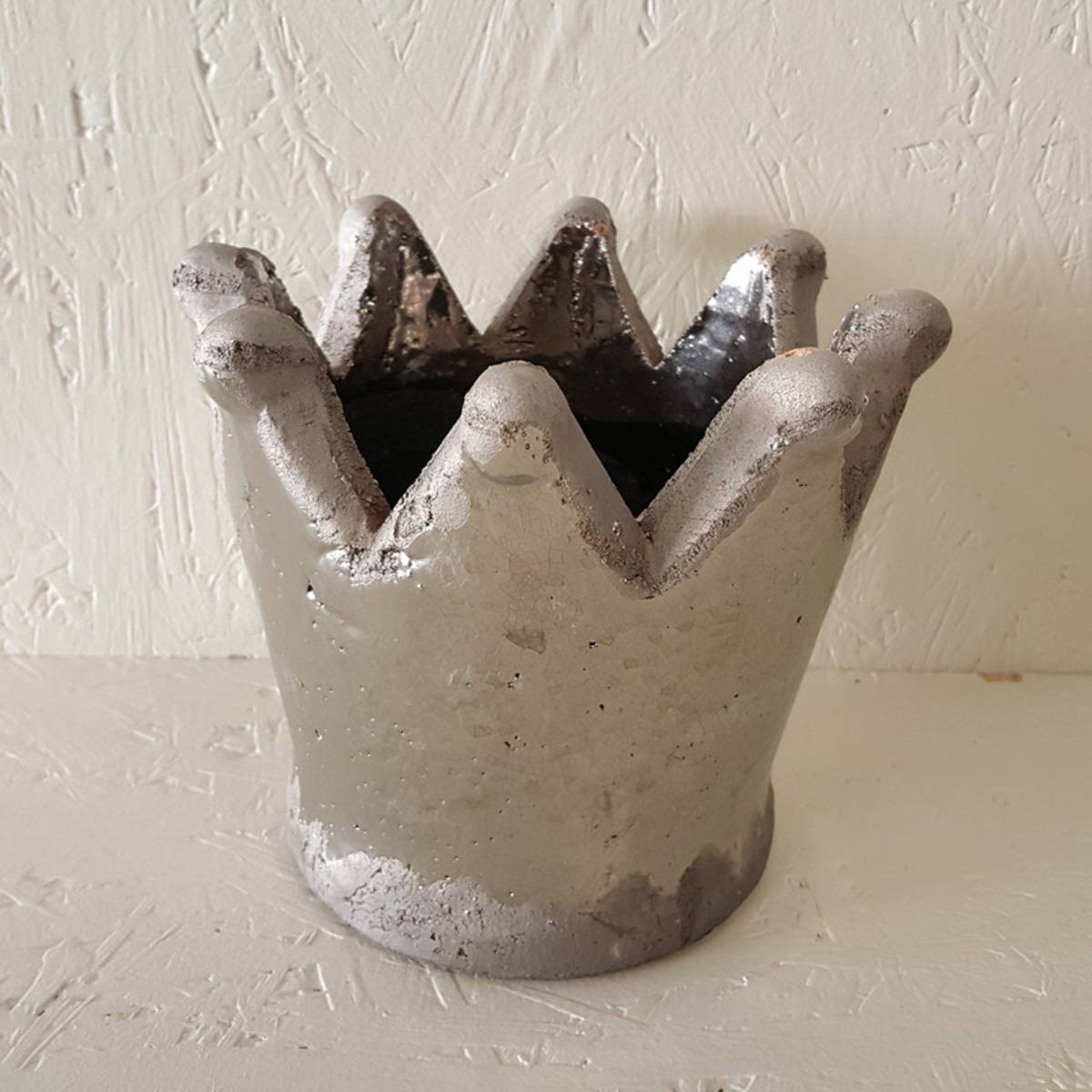 Topf aus Keramik, Kronenform, Höhe 14cm