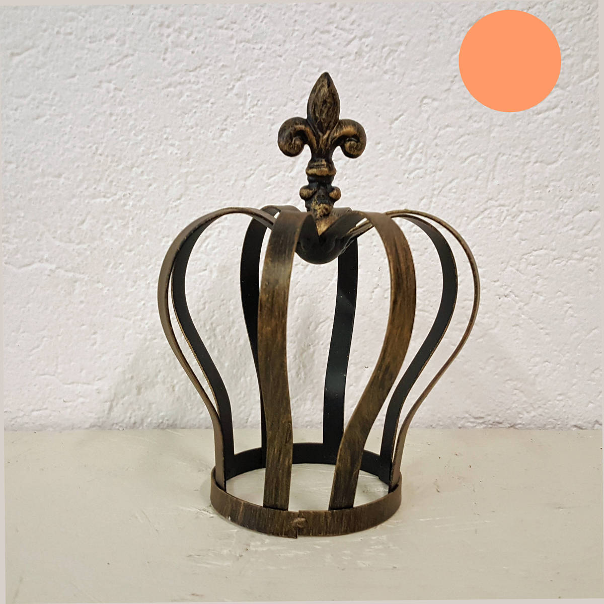 Couronne en métal, colori d'or, hauteur 18cm